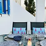 D & K Naxos Town *