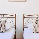 Дом отдыха D & K Naxos Town Naxos City