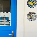 D & K Naxos Town